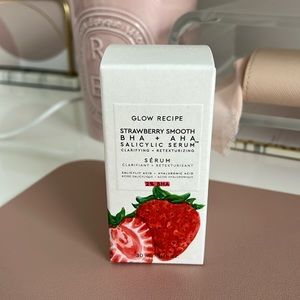 Glow Recipe Strawberry Smooth BHA + AHA Salicylic Serum